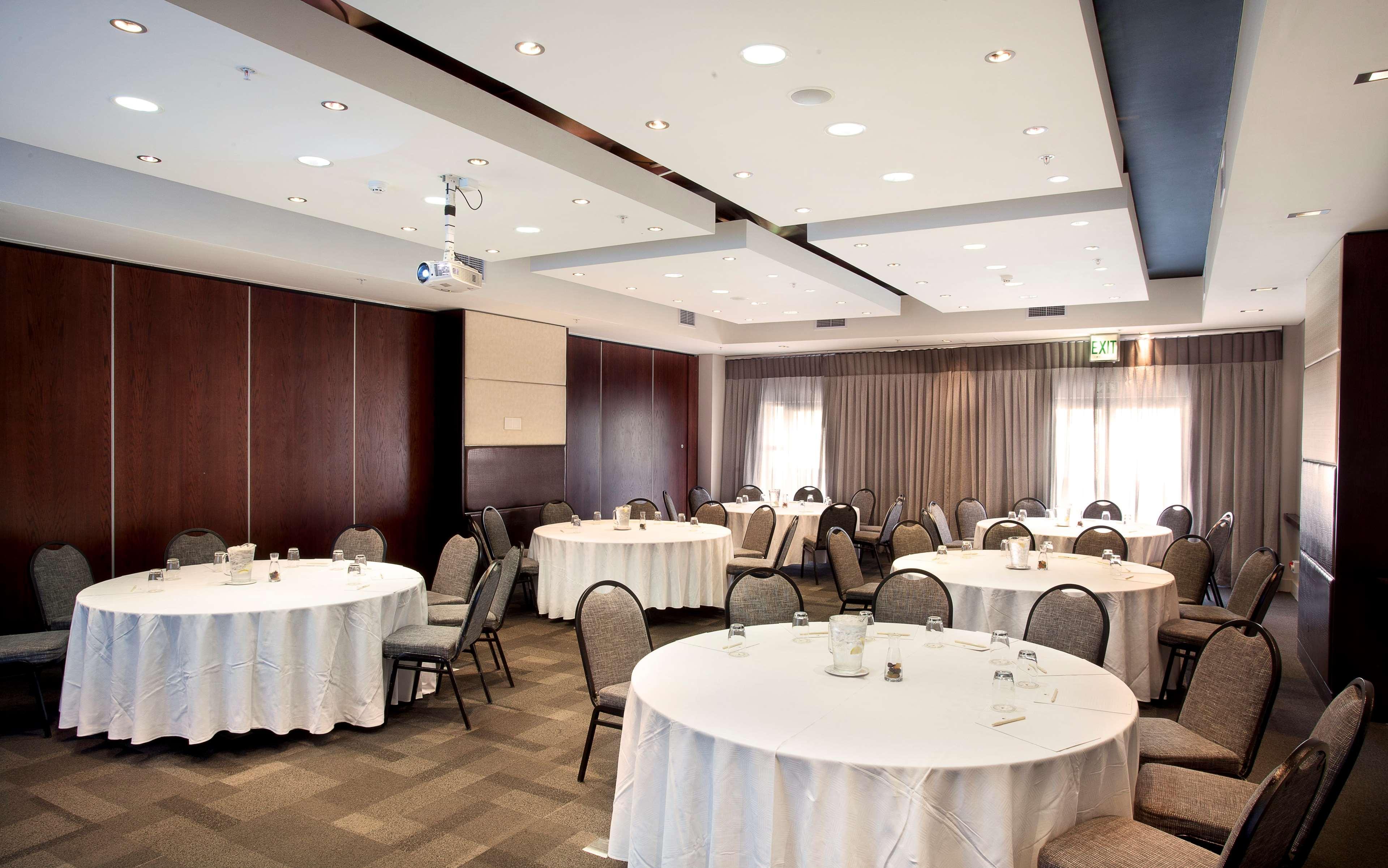 Doubletree By Hilton Cape Town Upper Eastside Ξενοδοχείο Εξωτερικό φωτογραφία